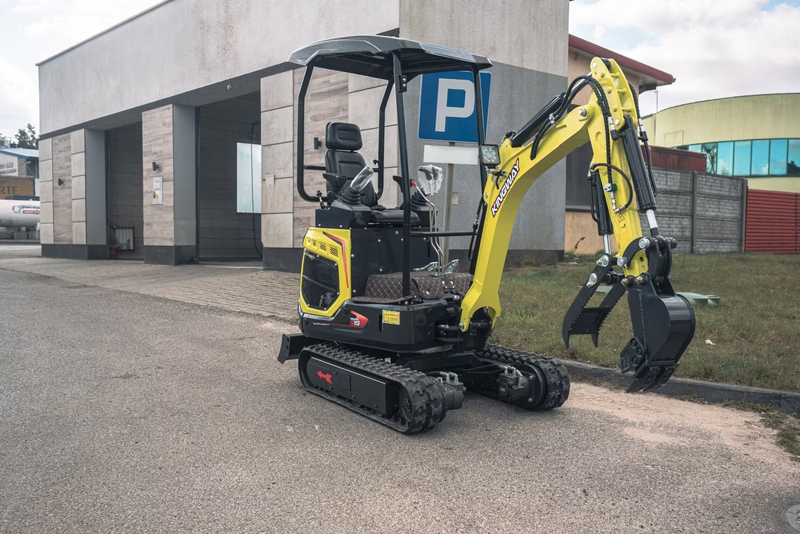 YAMA S15 with swing boom and thumb