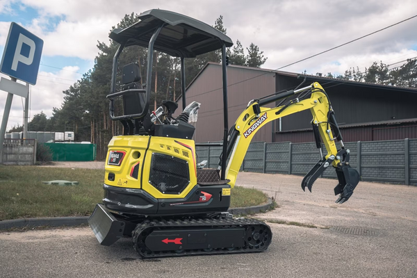 YAMA S15 with swing boom and thumb